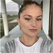 Studentin, die Kinder aller Altersgruppen unterrichtet. Deutsch, Biologie, Politik, Wirtschaft, BWL & VWL 