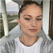 Studentin, die Kinder aller Altersgruppen unterrichtet. Deutsch, Biologie, Politik, Wirtschaft, BWL & VWL