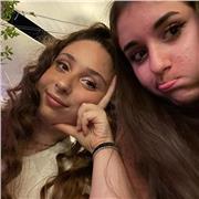 Sono una studentessa universitaria al secondo anno e sono diplomata al liceo linguistico