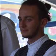 Hice un voluntario de un año en el liceo francés, he dado clases a niños entre 7 y 12 años. Puedo dar clases a todas las edades.