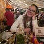 Profesora titulada en ESO, ofrece clases a primaria y ESO. 