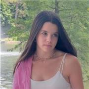 Profesora de ayuda y apoyo en Lengua Castellana u otras asignaturas (Matemáticas, Física o Química)