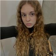 Offro lezioni private a studenti di scuole medie e elementari come aiuto compiti o ripetizioni.