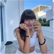 studentessa di scienze della comunicazione diplomata in lingue