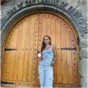 Profesora de inglés que imparte clases a niños, adultos y adolescentes