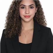 Profesora de preescolar brinda apoyo escolar y estimulación temprana