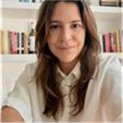 Qualified Brazilian tutor holding a BA in Languages and Literature offers tailored Portuguese lessons for all levels