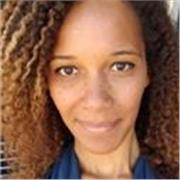 Madrelingua inglese offre lezioni di conversazione per migliorare la vostra fluidità nella lingua.