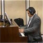 Profesor de piano clásico y popular,
Con metodologías avanzadas, para cualquier edad