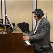 Profesor de piano clásico y popular,
Con metodologías avanzadas, para cualquier edad