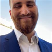 Mi chiamo Andrea ed insegno inglese. Mi piace far vivere ai miei alunni la lingua in ogni aspetto, utilizzando le passioni di ognuno