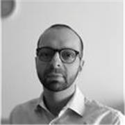 Insegnante di scuola superiore con esperienza all'estero. Disponibile per lezioni online rivolte a studenti e adulti.