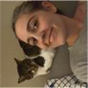 Profesora titulada en diseño gráfico, diseño textil y sostenibilidad se ofrece para dar clases de español.