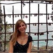 Diplomata al liceo linguistico e disponibile per ripetizioni di inglese dalle elementari alle superiori