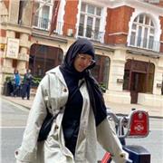 Tuteur pour l’aide aux devoirs et soutien scolaire en anglais. Mais aussi italien car je suis une native italienne