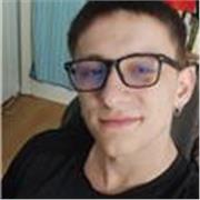 Profesor multidisciplinario con estudiantes de 1-2 ESO con paciencia