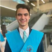 Profesor imparte clases de Inglés, Historia, Lengua y Literatura