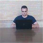 Profesor de secundaria y Bachillerato con máster de profesorado especializado en Ciencias Sociales y Lengua CL.