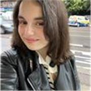 Soy una chica responsable y cariñosa con experiencia como canguro. Puedo cuidar niños, ayudarles con los deberes (excepto inglés) 