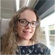 No tengo experiencia en dar clases. Soy estudiante de oposiciones y me queda un año de la carrera de derecho. 