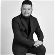 Clases de historia universal, geografía, entre otras ramas, buscando cambiar a los estudiantes desde lo social