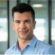 Experto en liderazgo, con 15 años de experiencia liderando equipos en diferentes empresas, se ofrece para guiar a futuros lideres