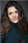 Profesora de baile imparte clases a niños de todas las edades
