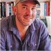 Lehrer: 20 Jahre Erfahrung. Native Speaker. Erfahrung als Lehrer und Prüfer beim British Council