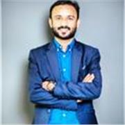 Experienced Digital Marketing Specialist Helping Students Master Real-World Marketing Skills