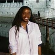 Me apasionan los idiomas y hablo francés, español e inglés con fluidez. Me gustaría enseñar francés, ya que es mi lengua materna.