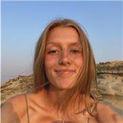 Studentessa offre lezioni per bambini e ragazzi elementari/medie/superiori