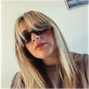 Salve, mi chiamo Silvana. 
Sono una ragazza laureata in Giurisprudenza con esperienza come praticante avvocato. 