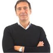 Adoro lavorare con i bambini ed aiutarli nel loro percorso formativo, di istruzione ma anche ludico