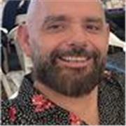 ¿Quieres mejorar tu inglés y ganar confianza al hablar? ¡Estoy aquí para ayudarte! Soy Armando, un apasionado profesor de inglés