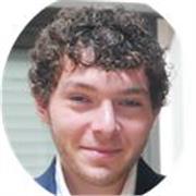Studente iscritto alla facoltà di International Politics and Economics , diplomato al liceo scientifico delle scienze applicate