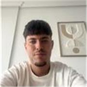 Profesor graduado en Filología Inglesa y Máster de Profesorado con más de 6 años de experiencia. 