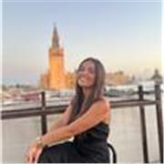 Profesora de idiomas y demás materias necesarias para el aprendizaje escolar. 
