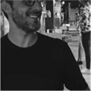 Psicólogo con formación y experiencia en clínica e intervención social. También imparto clases de las asignaturas de estadística. 