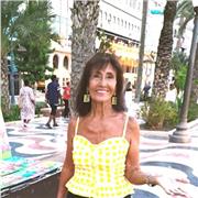 Profesora de francés NATIVA experimentada todos niveles y conversacion . Si eso ayuda, hablo ingles y un poco aleman