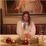 Spanischlehrerin erteilt Unterricht für Kinder und Erwachsenen aller Altersgruppen