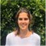 Profesora de Inglés y psicopedagoga con más de 5 años de experiencia adaptando cada clase a distintas necesidades e intereses. 