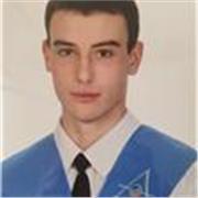 Profesor de inglés con certificado C1 (Advanced). Clases tanto para preparar examen Cambridge como para EVAU o refuerzo de inglés. También mates y fisica