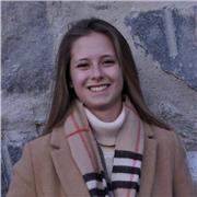 Soy Italiana y ahora estoy estudiando en la universidad de Alicante para graduarme. Imparto clases de italiano a niños y adultos por 8