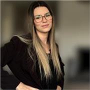 Intervenante diplômée en marketing et communication, propose des cours particulier de marketing, com et espagnol (niveau bac). 