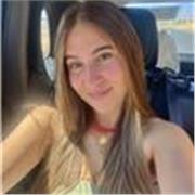 Profesora de inglés y ciencias para niños y niñas de primaria y educación secundaria (ESO).