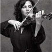 Hola!Soy violinista de familia de músicos de varias generaciones de Moscú.Mis años de estudios y formación profesional pasaron en conservatorio de Tchaikovsky de Moscú, entre en la orquesta filarmónica de Málaga,1996 empecé a trabajar en la orquesta del T
