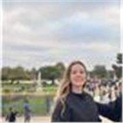 Diplômée d'un master 2 en Droit Pénal et Droits de l'Homme, je prépare
l'examen d'entrée à l'école des avocats ! 