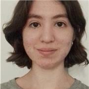 Soy Colomba y soy estudiante de la carrera de Ciencia Física. Ofrezco clases particulares de matemática y física