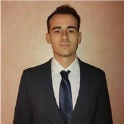 Diplomato al liceo scientifico, laureato in giurisprudenza impartisce lezioni di matematica ed esposizione orale per scuole medie