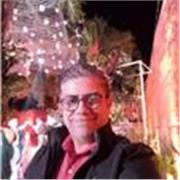 Hola Soy Omar hablo Español vivo en México la ventaja que tienen conmigo es no hablo ni entiendo Aleman.
